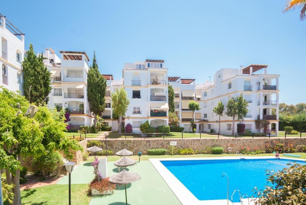 Apartamento Con Piscina Cerca Del Golf En Atalaya - Atalaya Del Golf 31 Эстепона Экстерьер фото